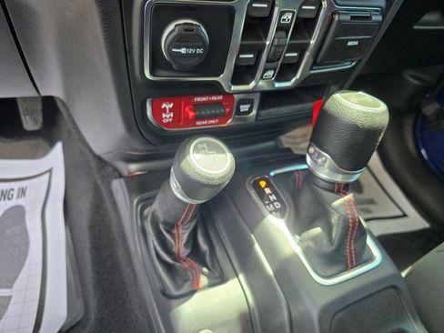Used 2020 Jeep Wrangler Unlimited Rubicon w/ Quick Order Package 28Y Recon AWD/4WD image 32