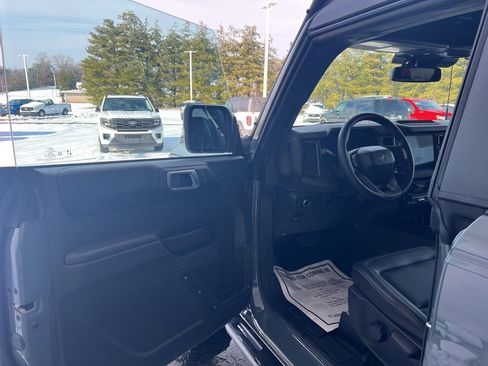 New 2025 Ford Bronco Badlands image 17