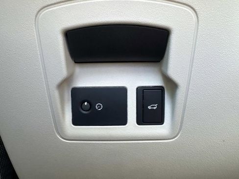 Used 2022 Land Rover Range Rover Velar R-Dynamic S image 20