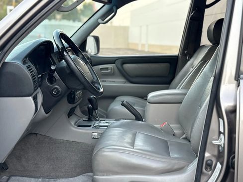 Used 2003 Toyota Land Cruiser image 22