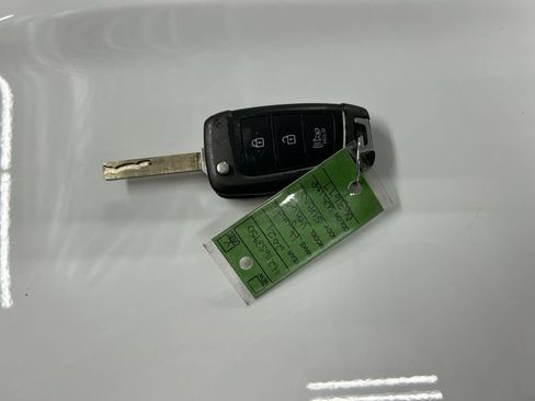 Used 2021 Hyundai Venue SE FWD image 12