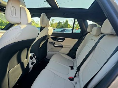 Used 2023 Mercedes-Benz GLC 300 4MATIC image 22
