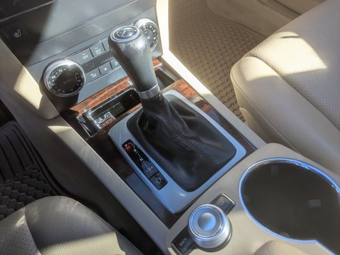 Used 2010 Mercedes-Benz GLK 350 4MATIC image 25