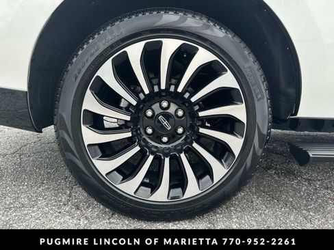 Used 2024 Lincoln Navigator Black Label image 34