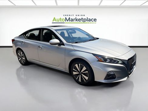Used 2019 Nissan Altima 2.5 SV FWD image 1