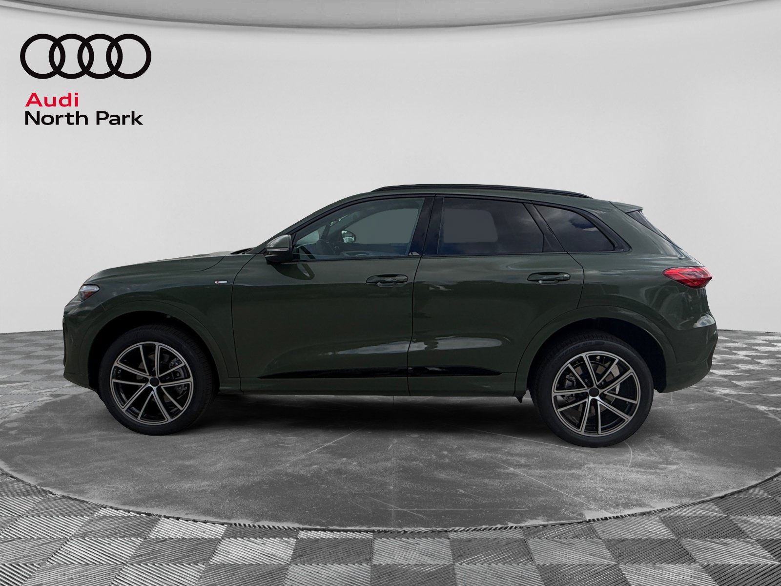 New 2026 Audi Q5 Premium Plus AWD/4WD image 2