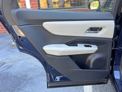 Used 2023 Nissan Ariya FWD image 38