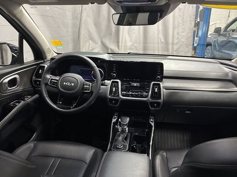 Used 2023 Kia Sorento SX image 12