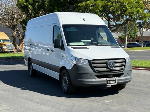 New 2025 Mercedes-Benz eSprinter 170 Cargo image 7