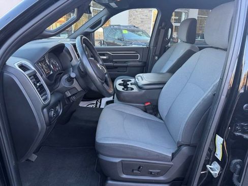 Used 2024 RAM 3500 Big Horn image 16