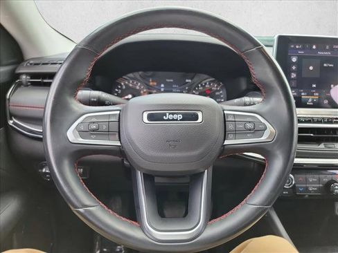 Used 2022 Jeep Compass Trailhawk w/ Trailhawk Convenience Group AWD/4WD image 15