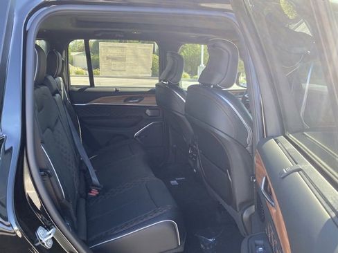 New 2025 Jeep Grand Cherokee Summit image 34