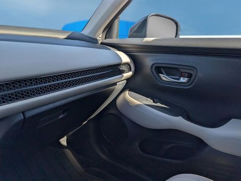 Used 2025 Honda HR-V LX image 24