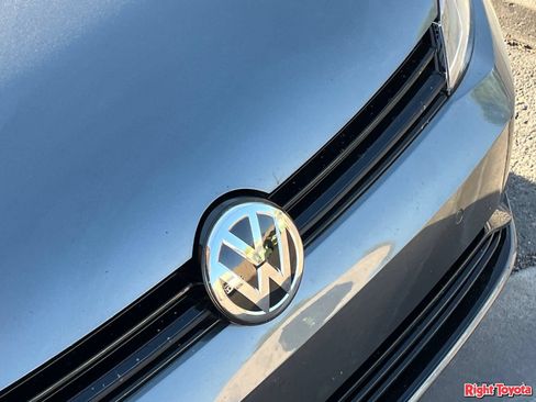 Used 2018 Volkswagen Golf R 4-Door AWD/4WD image 7