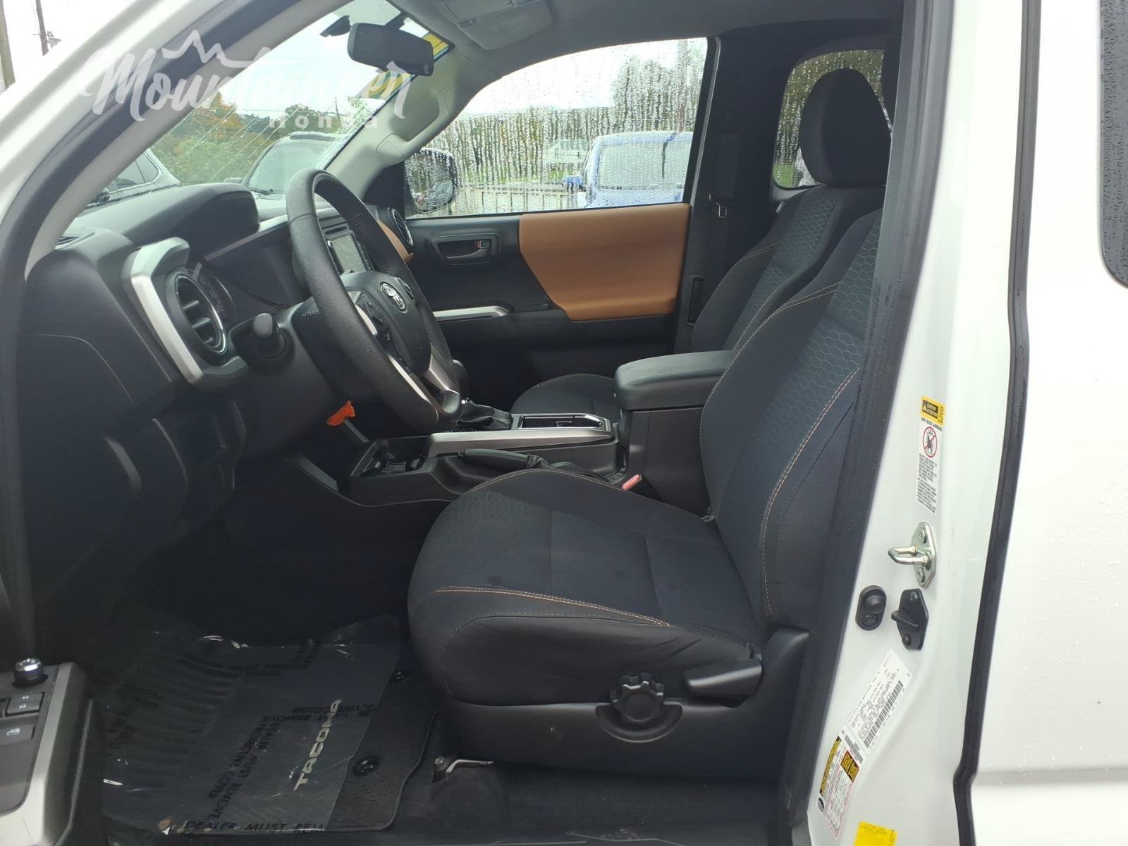 Used 2016 Toyota Tacoma SR5 RWD image 15