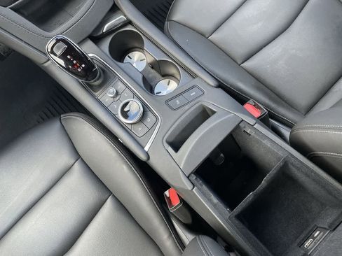 Used 2024 Cadillac XT6 Luxury w/ LPO, Floor Liner Package FWD image 27