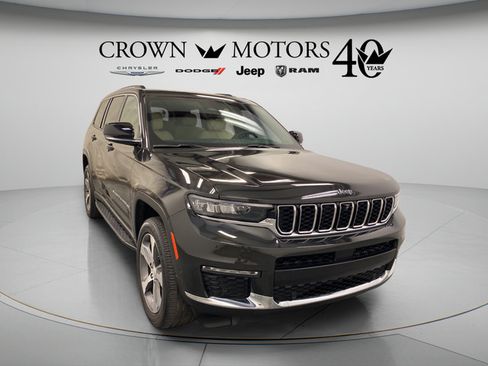 Used 2023 Jeep Grand Cherokee L Limited w/ Luxury Tech Group II AWD/4WD image 9
