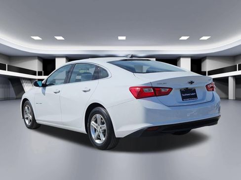 Used 2022 Chevrolet Malibu LS image 4