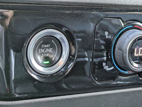 Used 2022 Chevrolet Silverado 1500 LT Trail Boss image 27