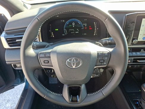 Certified 2025 Toyota Camry SE image 19