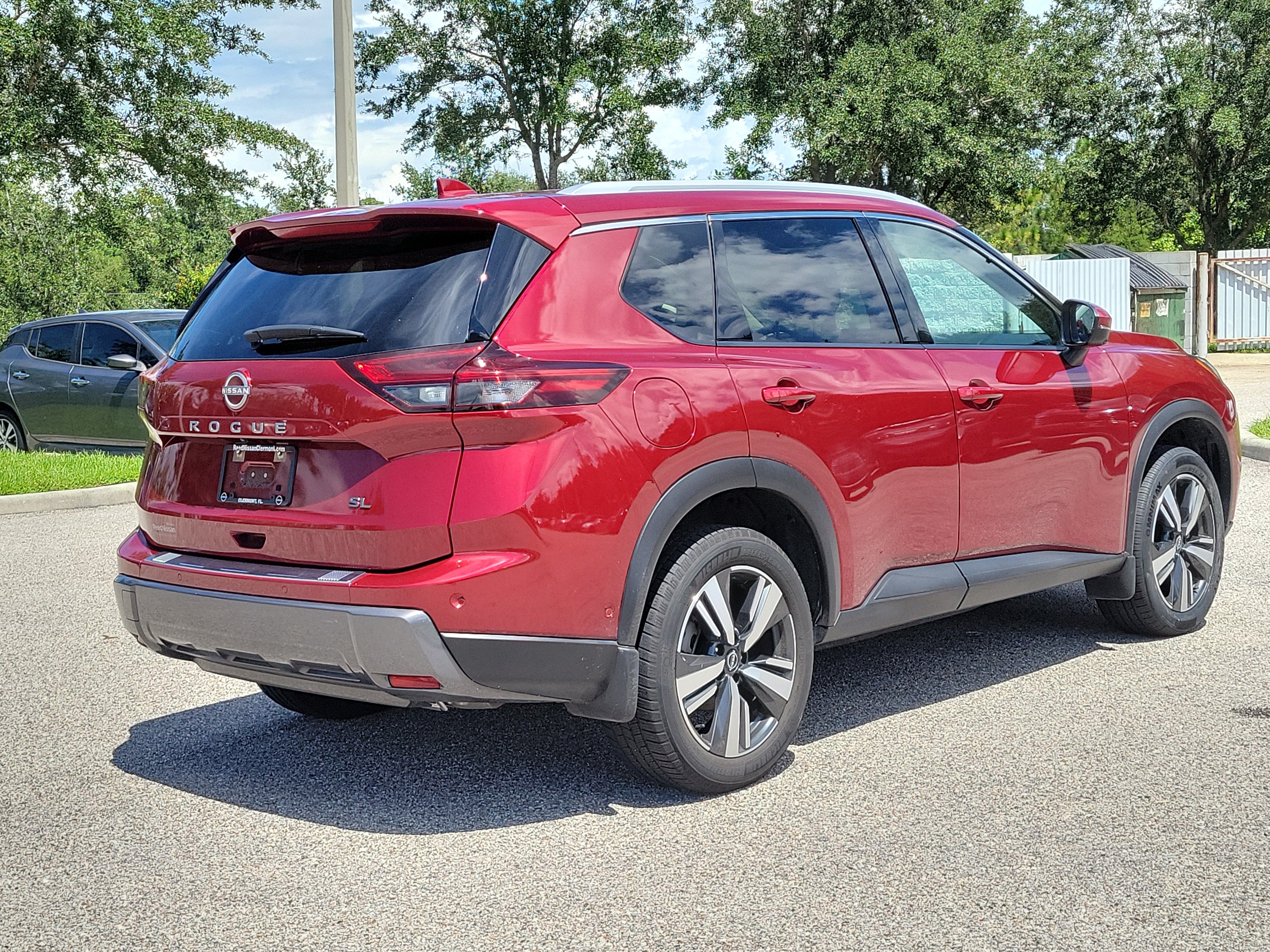Certified 2025 Nissan Rogue SL FWD image 6