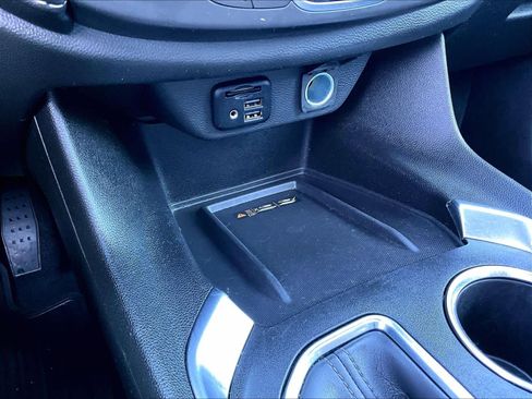 Used 2023 Chevrolet Traverse LT w/ LT Premium Package AWD/4WD image 28