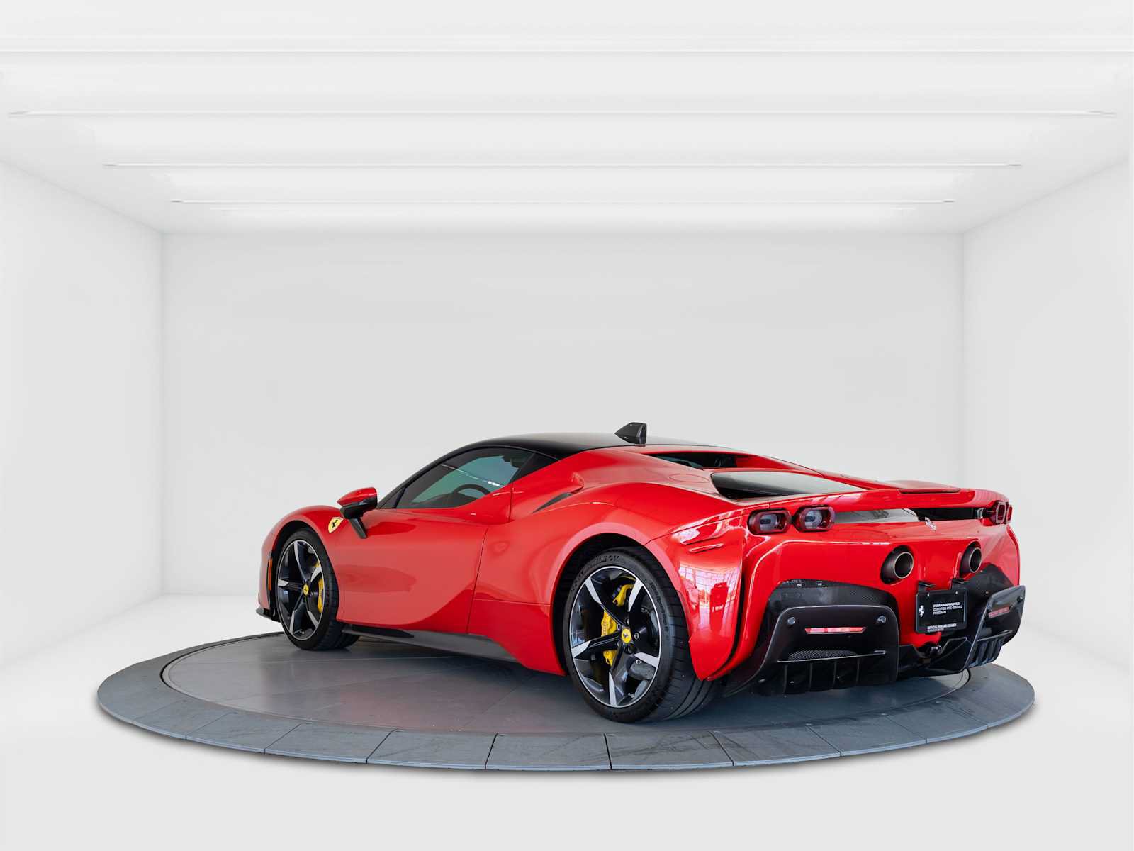 Used 2022 Ferrari SF90 Stradale AWD/4WD image 3