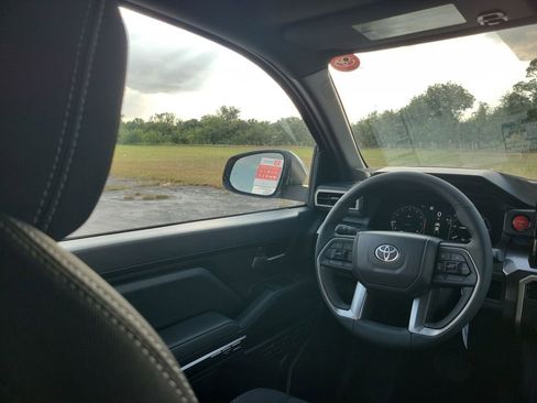 New 2025 Toyota Tacoma TRD Off-Road image 15