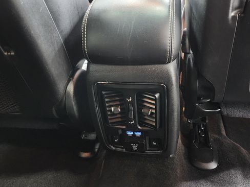 Used 2015 Jeep Grand Cherokee Limited w/ Luxury Group II image 23