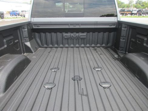 New 2026 GMC Sierra 2500 AT4 w/ AT4 Premium Plus Package AWD/4WD image 7