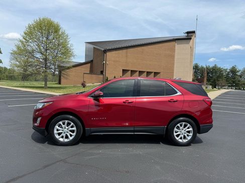 Used 2018 Chevrolet Equinox LT image 2
