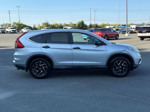 Used 2016 Honda CR-V SE image 8