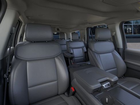 New 2026 Ford Expedition Active image 10