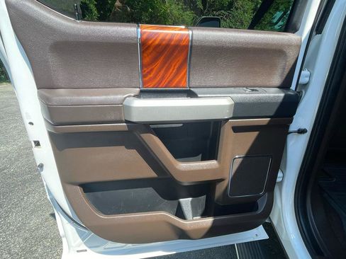 Used 2017 Ford F150 King Ranch w/ Equipment Group 601A Luxury AWD/4WD image 20
