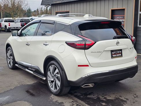 Used 2019 Nissan Murano SV image 3