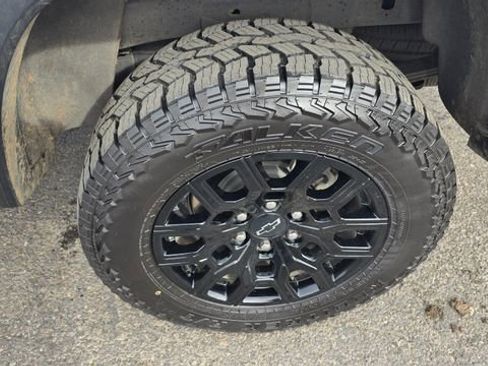 Used 2023 Chevrolet Colorado Trail Boss w/ Advanced Trailering Package image 10