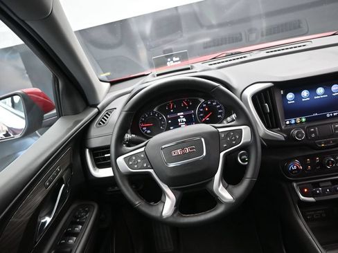 Used 2024 GMC Terrain SLT w/ Tech Package FWD image 30