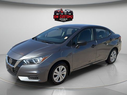 Used 2022 Nissan Versa S FWD image 3