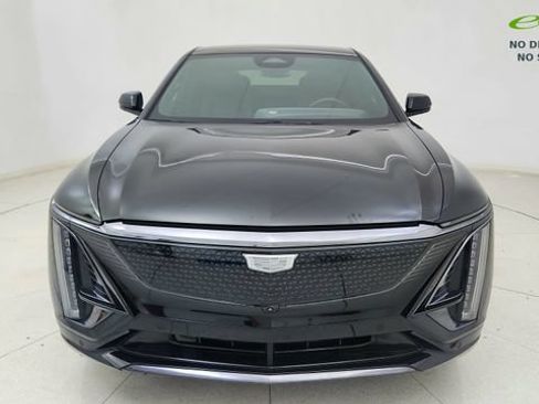 Used 2025 Cadillac Lyriq Sport AWD/4WD image 2