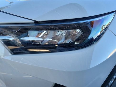 Used 2019 Toyota RAV4 LE image 28