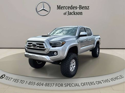 Used 2023 Toyota Tacoma TRD Sport AWD/4WD image 4