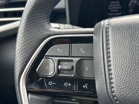 Used 2023 Toyota Sequoia Platinum AWD/4WD image 23