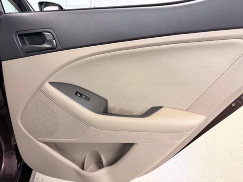 Used 2015 Kia Optima LX FWD image 31