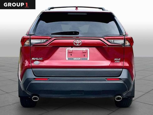 Used 2022 Toyota RAV4 XLE w/ Convenience Package AWD/4WD image 5