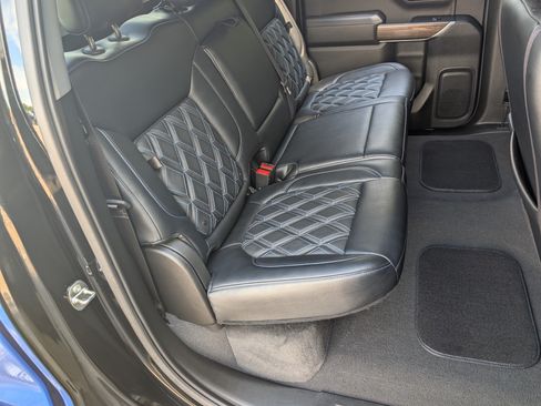 Used 2022 Chevrolet Silverado 1500 RST w/ Safety Package AWD/4WD image 19
