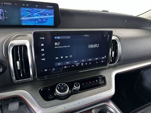 Used 2025 Ford Expedition Max Platinum AWD/4WD image 13