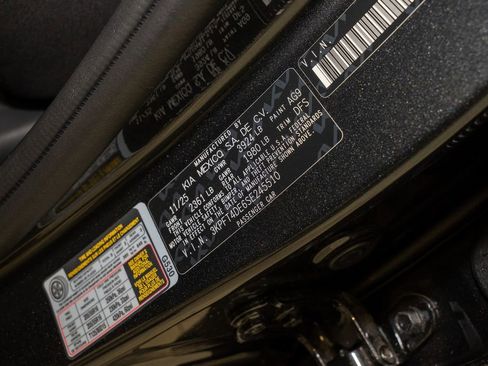 New 2025 Kia K4 LX image 18