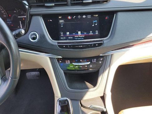 Used 2017 Cadillac XT5 Premium Luxury image 11