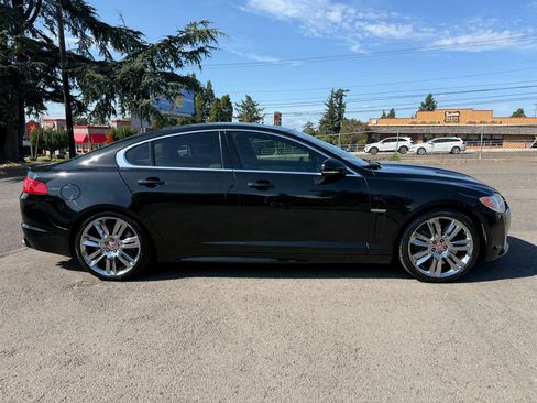 Used 2010 Jaguar XF R image 7