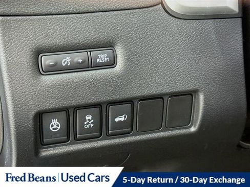 Used 2018 Nissan Murano Platinum image 12